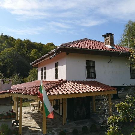 Къща За Гости Ножери Τριάβνα Εξωτερικό φωτογραφία